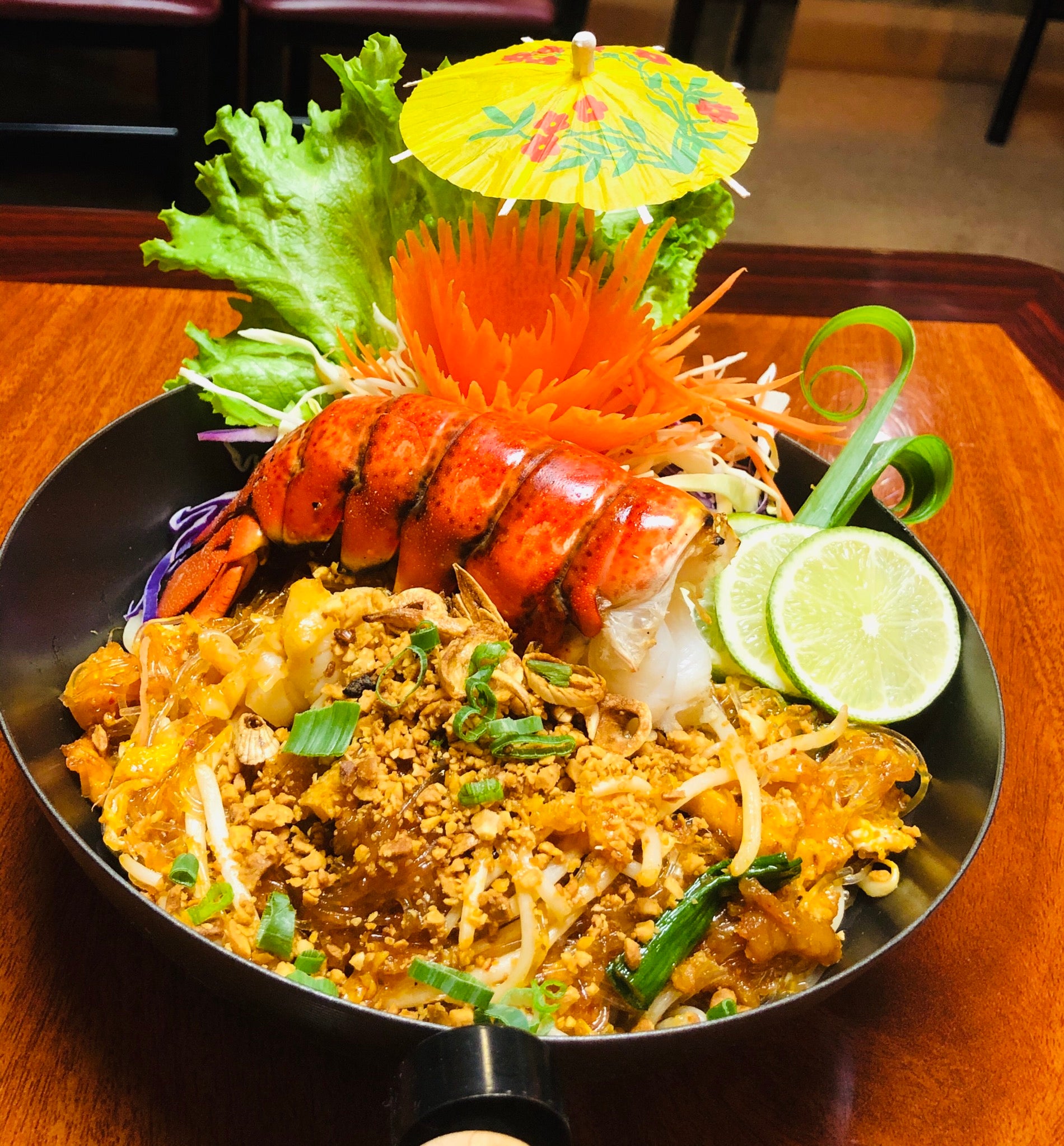 S3. Lobster Pad Thai Woon Sen ผัดไทวุ้นเส้นกุ้งล็อบสเตอร์ | THAI Smile ...